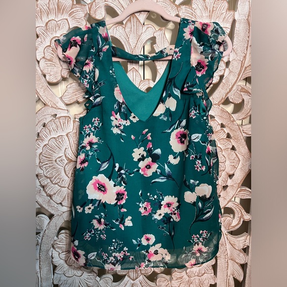 Bwear Floral Flutter Sleeve Flowy Green Blouse Sz M - Picture 2 of 2